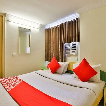Oyo 10044 Hotel Dudawat Ahmedabad Esterno foto