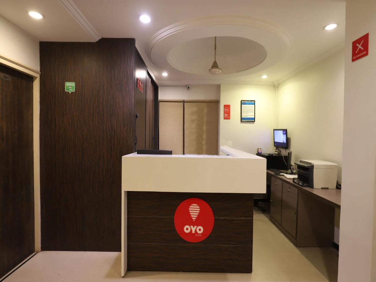 Oyo 10044 Hotel Dudawat Ahmedabad Esterno foto